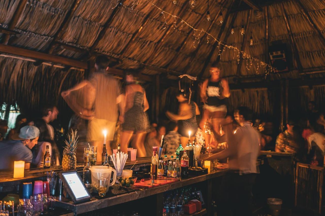 Los Hermanos Beach Hostal Guachaca エクステリア 写真